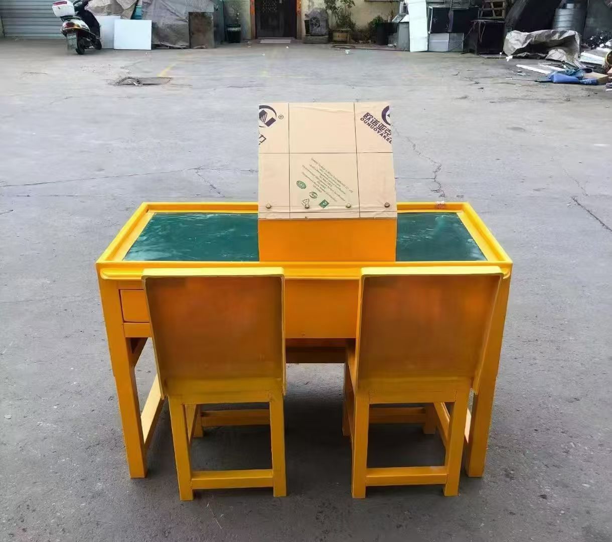 鱼峰防静电导通桌井下煤矿火工品发放桌：危险品流转的安全守护者